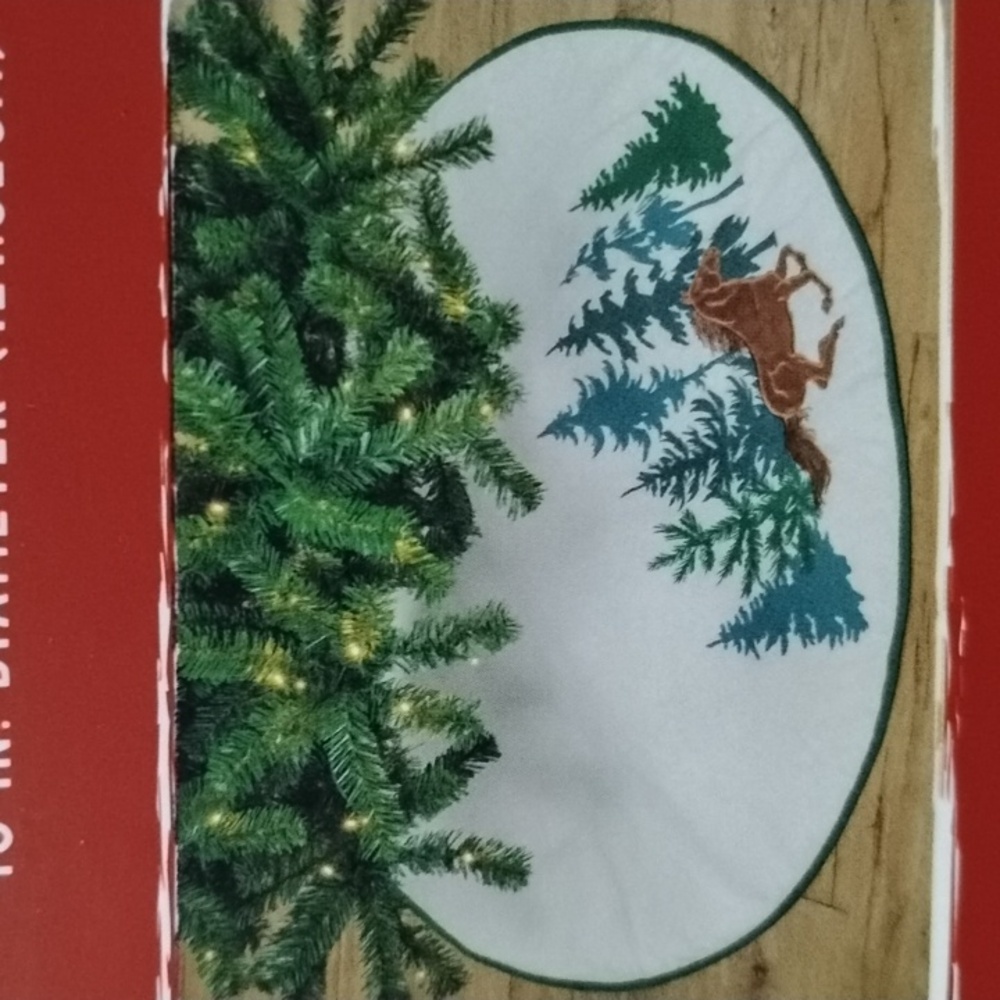 Red shed Christmas woodland tree skirt 48 in running horse